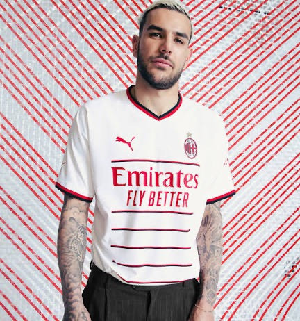 کیت دوم 2023 میلان همراه با شورت وارداتی اورجینال