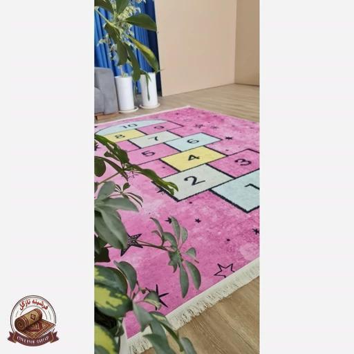 فرش کودک جنس مخمل طرح لِی لِی استُپ دار( ضد سُر)