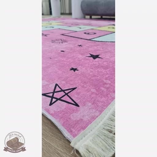 فرش کودک جنس مخمل طرح لِی لِی استُپ دار( ضد سُر)