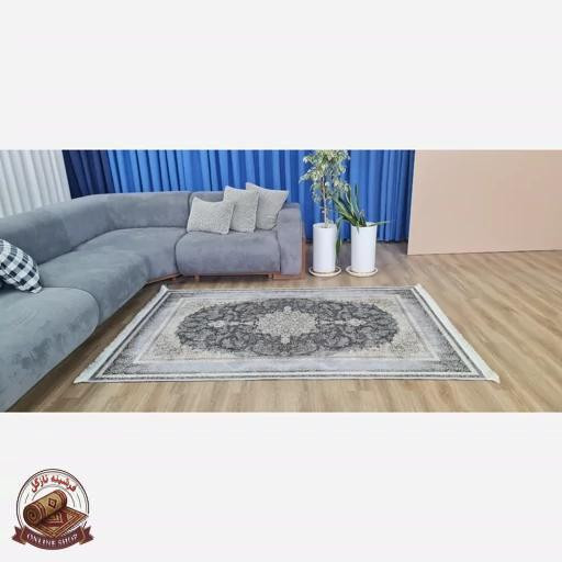 فرشینه طوسی مدرن جنس مخمل هازان تُرک استُپ دار (ضد سُر) کد u57