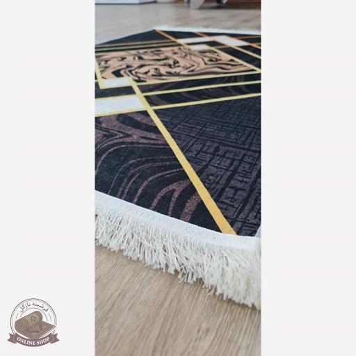 فرشینه مدرن مشکی طلایی رویه مخمل نررم | زیره استُپ دار (ضدلغزش) ابعاد مختلف h396