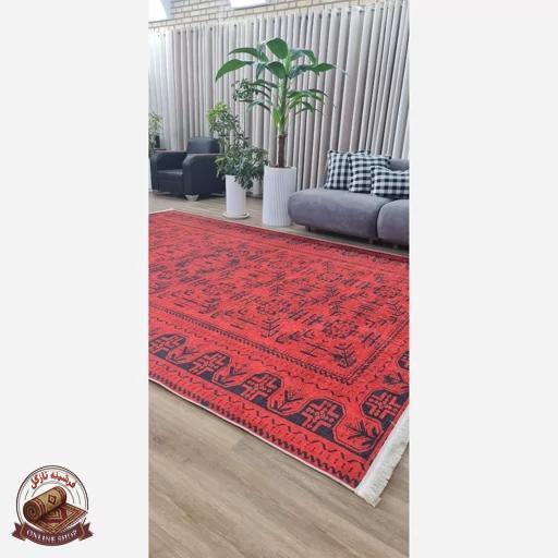فرشینه قرمز مشکی u452 با طرح سنتی و هندسی، بافت مخملی مدرن استپدار، قابل سفارش در ابعاد دلخواه