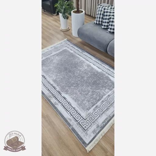 فرشینه مدرن خاکستری h174 با حاشیه طرح یونانی – مخمل تُرک، ضد لغزش و قابل سفارش در ابعاد دلخواه