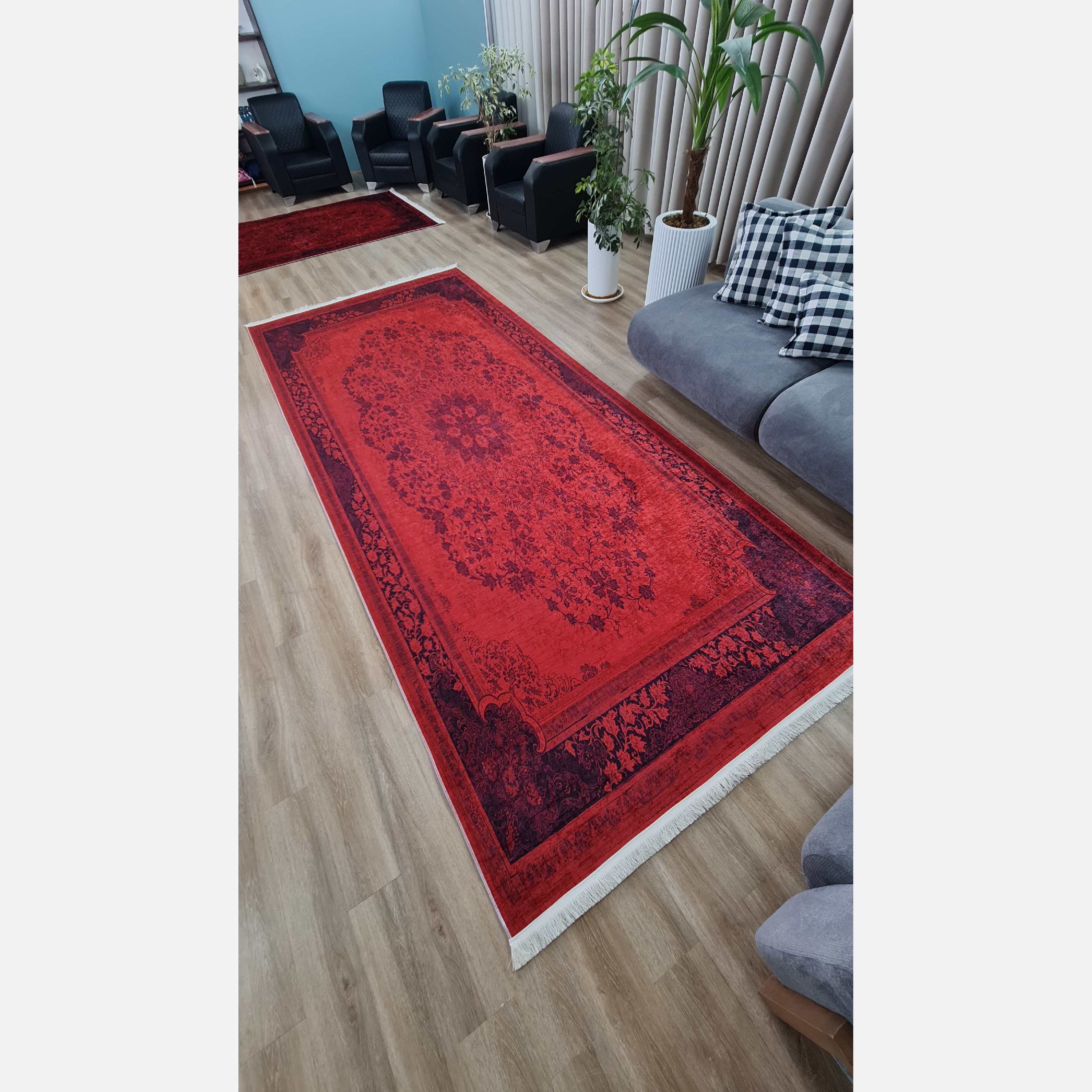 فرشینه مخمل مدرن لاکی قرمز - ضد سُر و قابل شستشوU100 (پس کرایه)