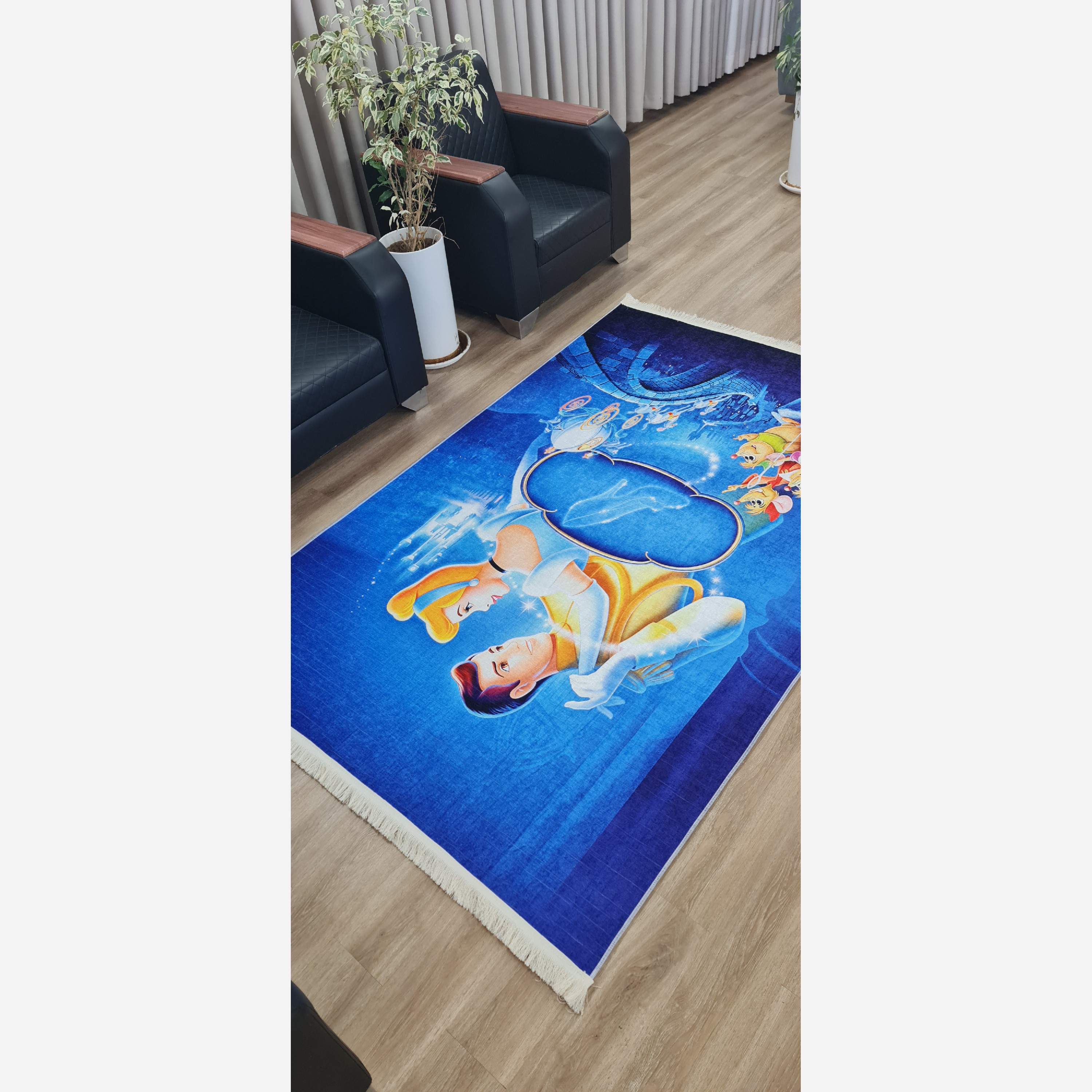 فرشینه طرح سیندرلا جنس مخمل هازان تُرک استُپ دار(ابعاد سفارشی)U435(پس کرایه)