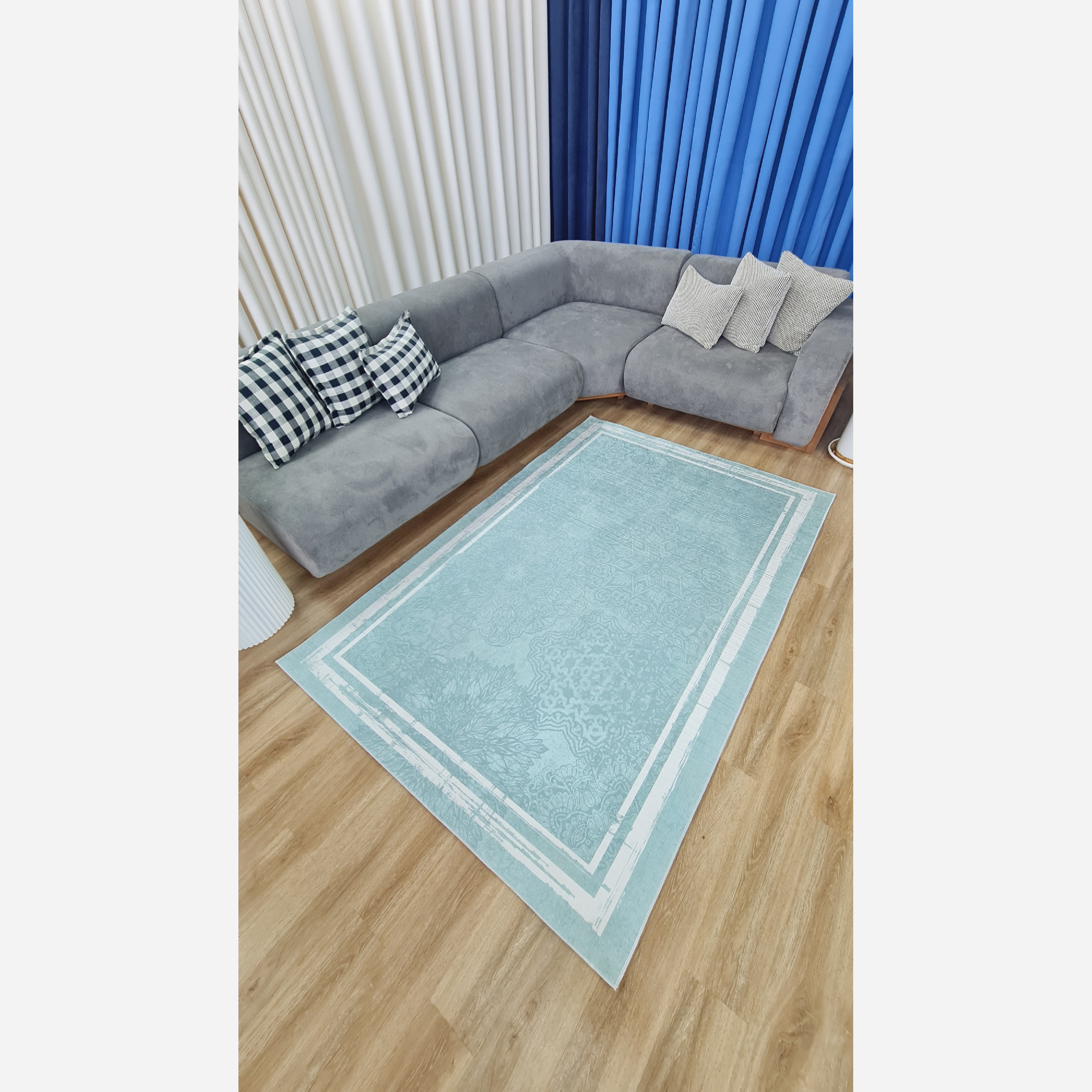 فرشینه آبی کم رنگ جنس مخمل هازان تُرک استُپ دار(ابعاد سفارشی)(پس کرایه)