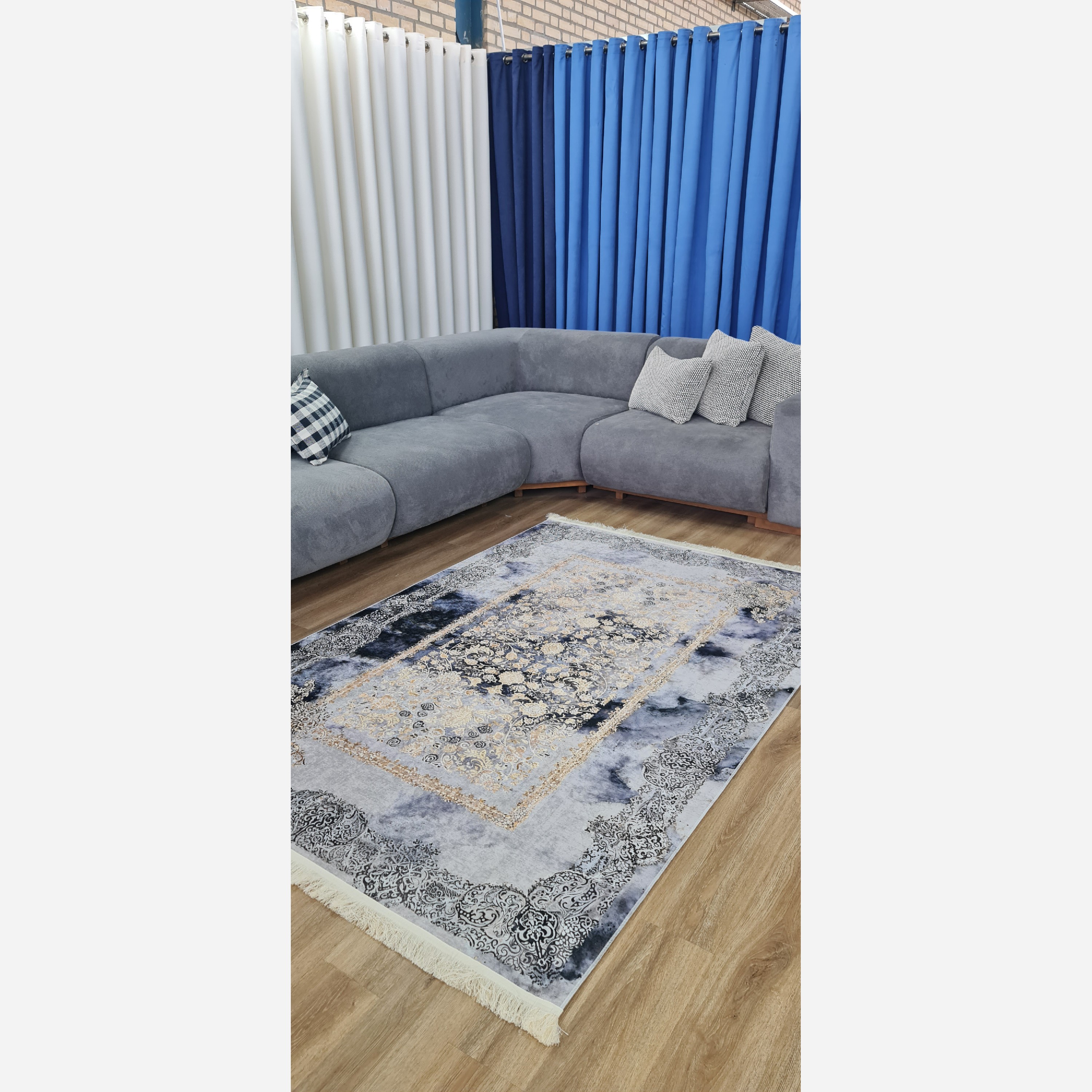 فرش طوسی سرمه ای مدرن جنس مخمل تُرک استُپ دار ابعاد دلخواه (پس کرایه)