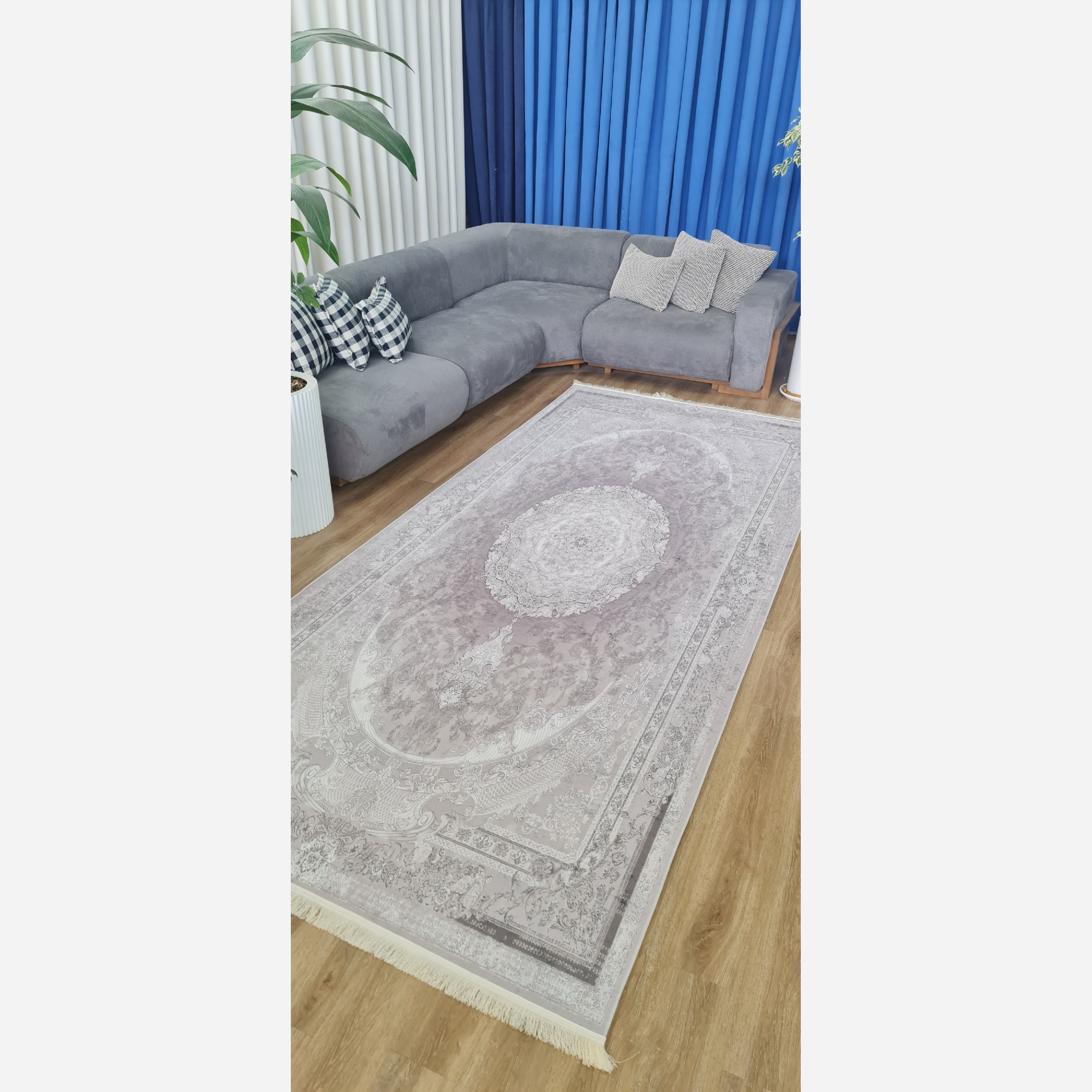 فرش کناره خاکستری مدرن جنس مخمل تُرک ابعاد دلخواه استُپ دار (ضد سُر) (پس کرایه)
