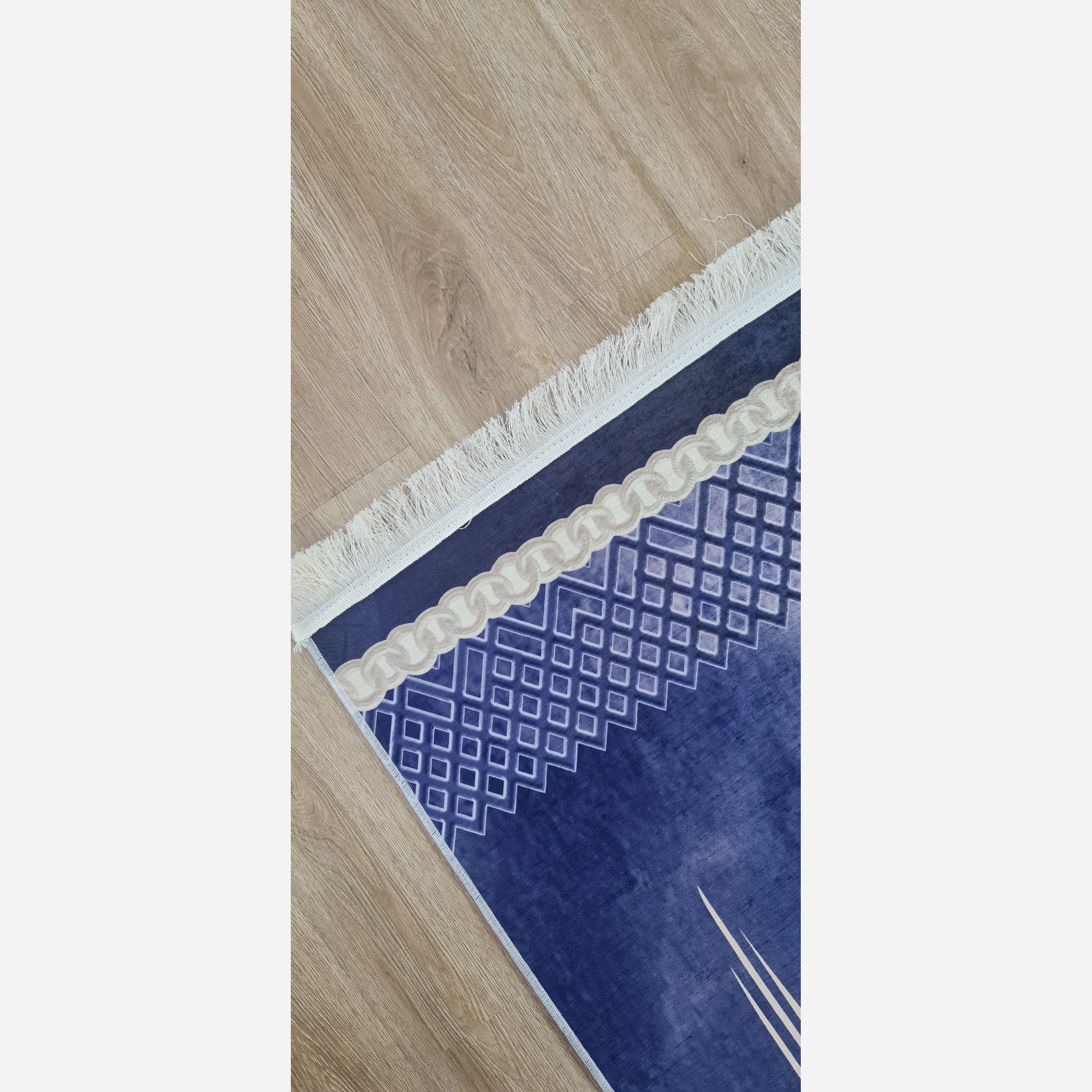 فرشینه سرمه ای مدرن جنس مخمل تُرک استُپ دار ابعاد دلخواه (پس کرایه)