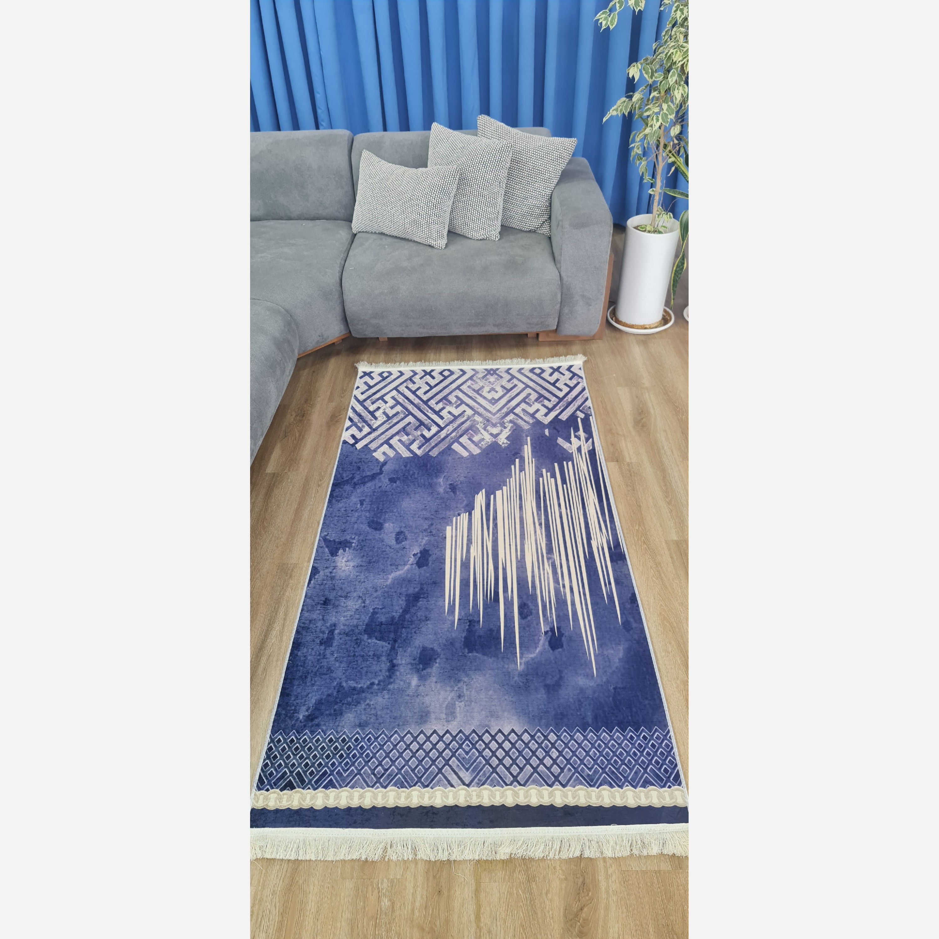 فرشینه سرمه ای مدرن جنس مخمل تُرک استُپ دار ابعاد دلخواه (پس کرایه)