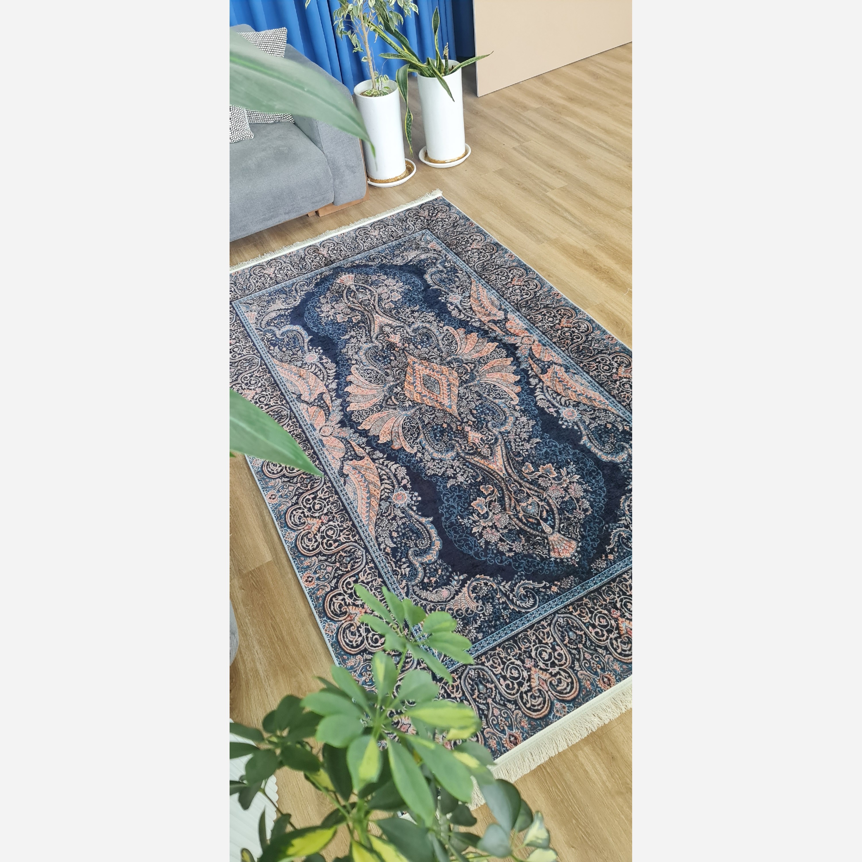 فرش سرمه ای مدرن جنس مخمل تُرک استُپ دار ابعاد دلخواه (پس کرایه)