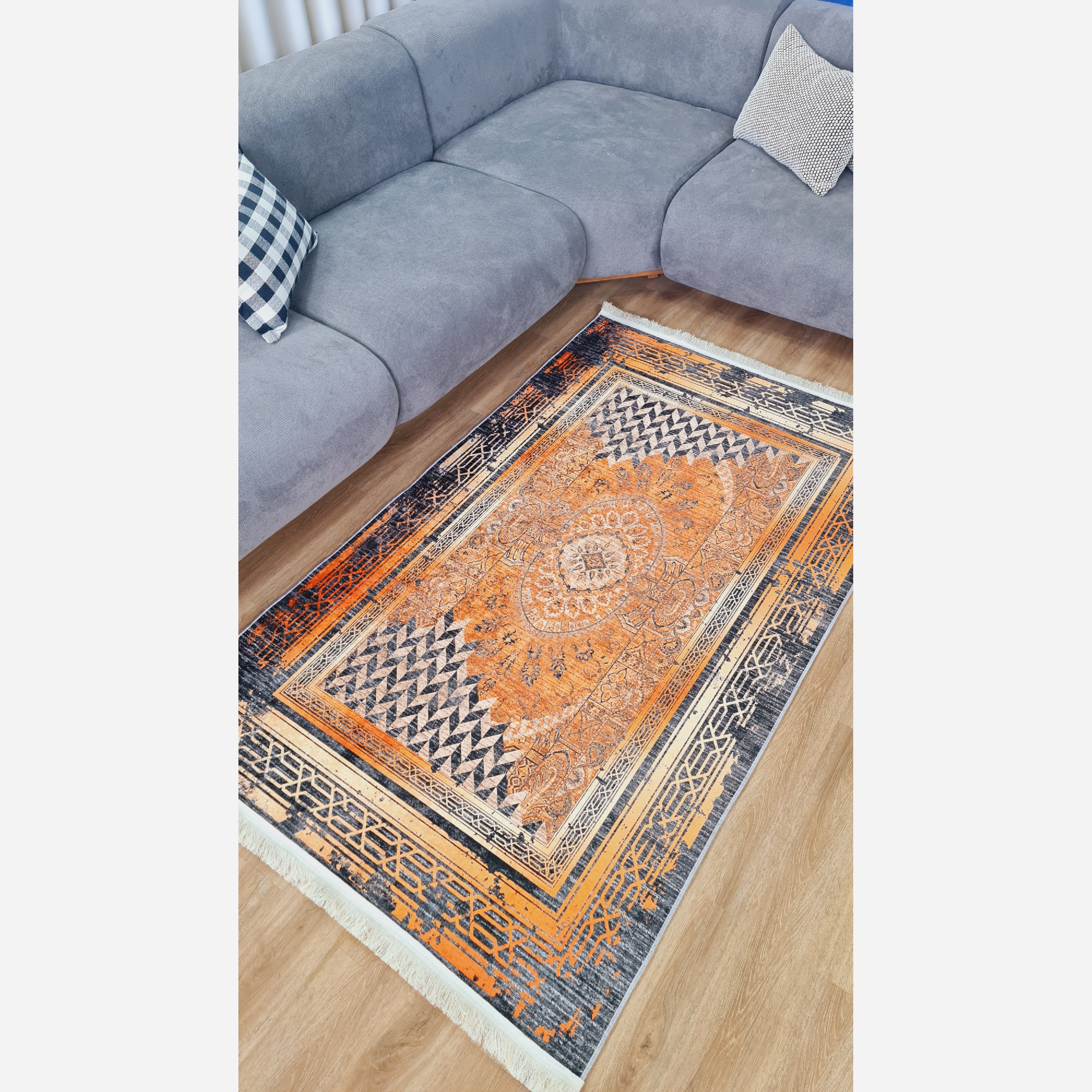 فرش وینتیج مخمل نارنجی مشکی h482 استُپ دار ( ضد سُر ) (پس کرایه)