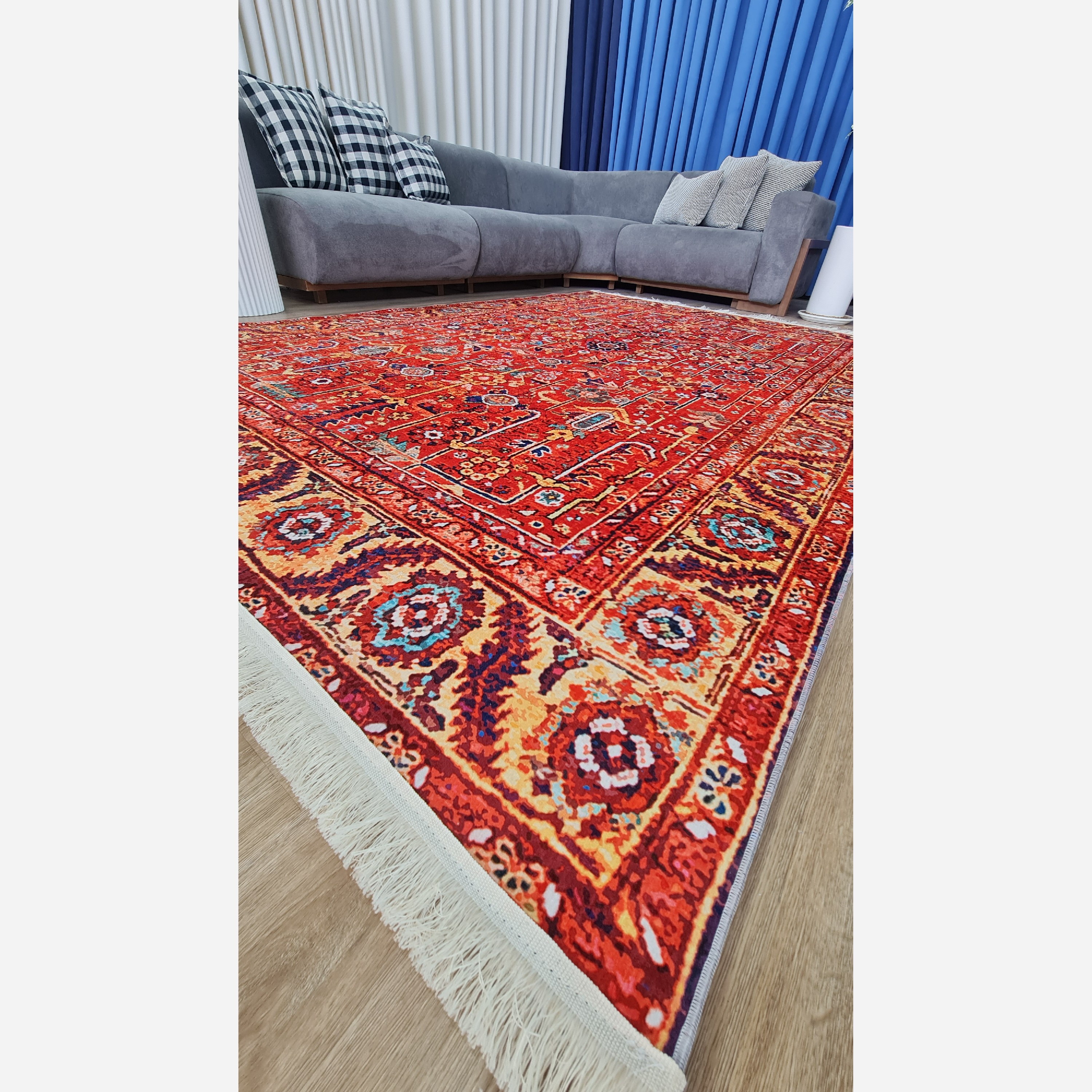 فرش سنتی لاکی جنس مخمل استُپ دار ( ضد سُر ) (پس کرایه)