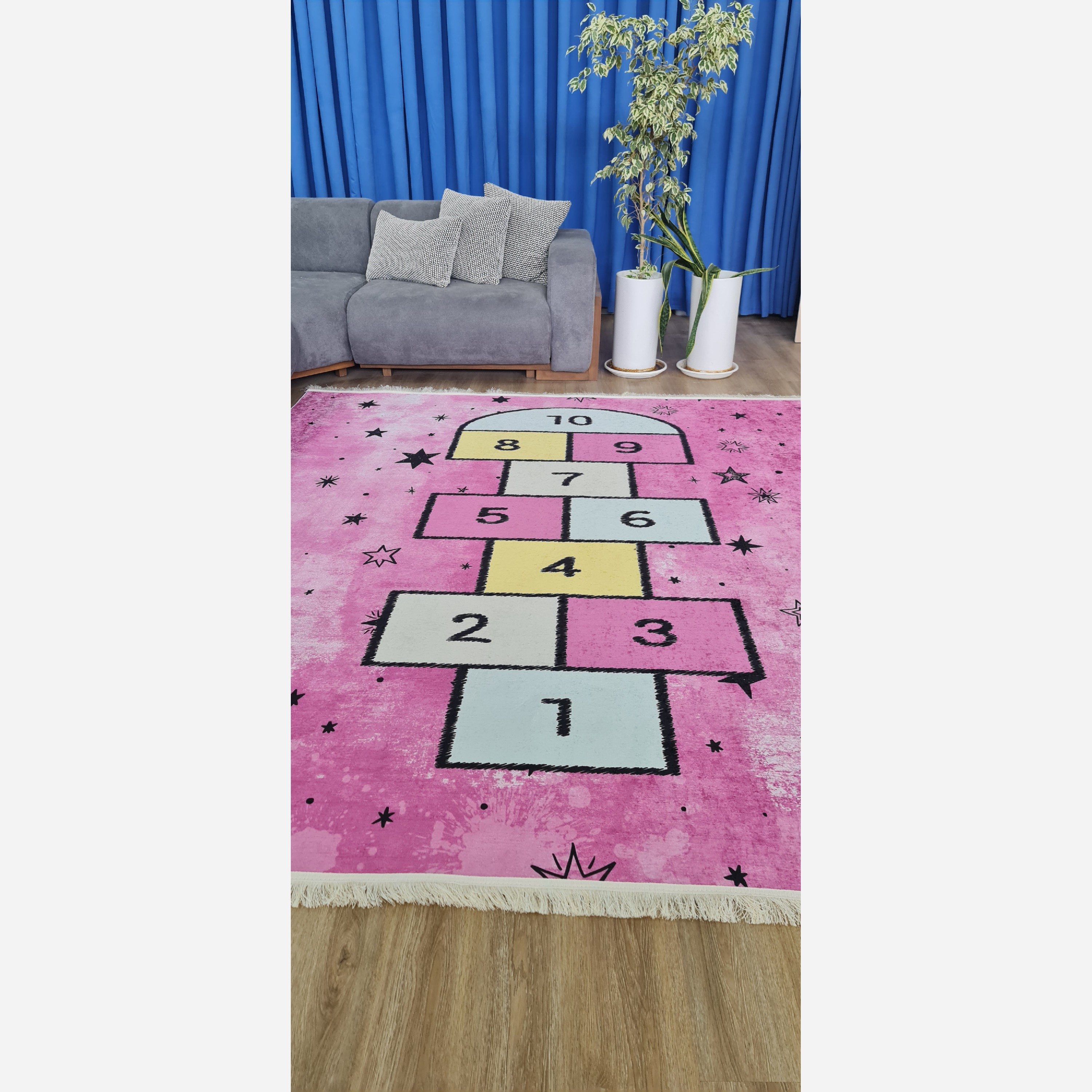 فرش کودک جنس مخمل طرح لِی لِی استُپ دار( ضد سُر) (پس کرایه)