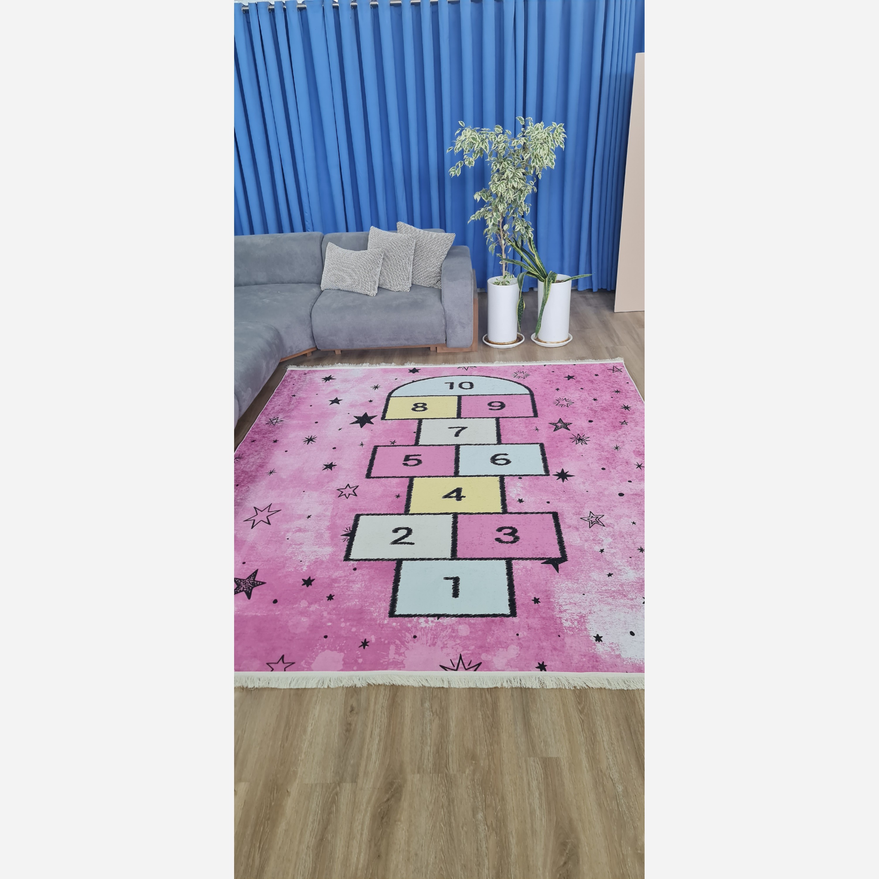 فرش کودک جنس مخمل طرح لِی لِی استُپ دار( ضد سُر) (پس کرایه)