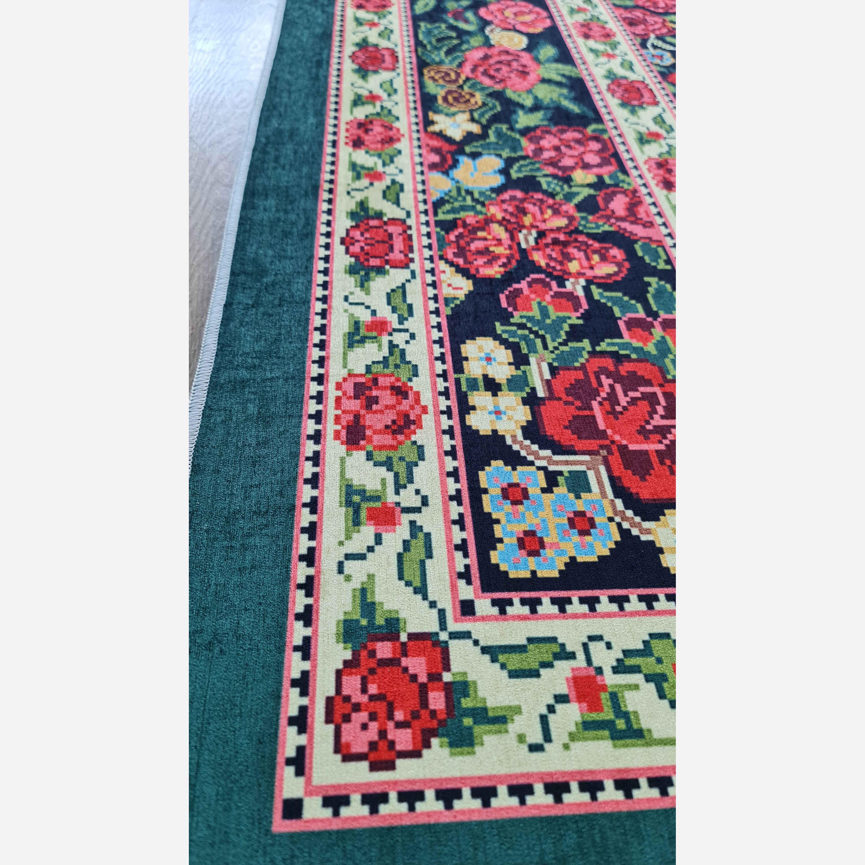فرش مخمل طرح ابریشمی u120 (ضد سُر) ابعاد دلخواه (پس کرایه)