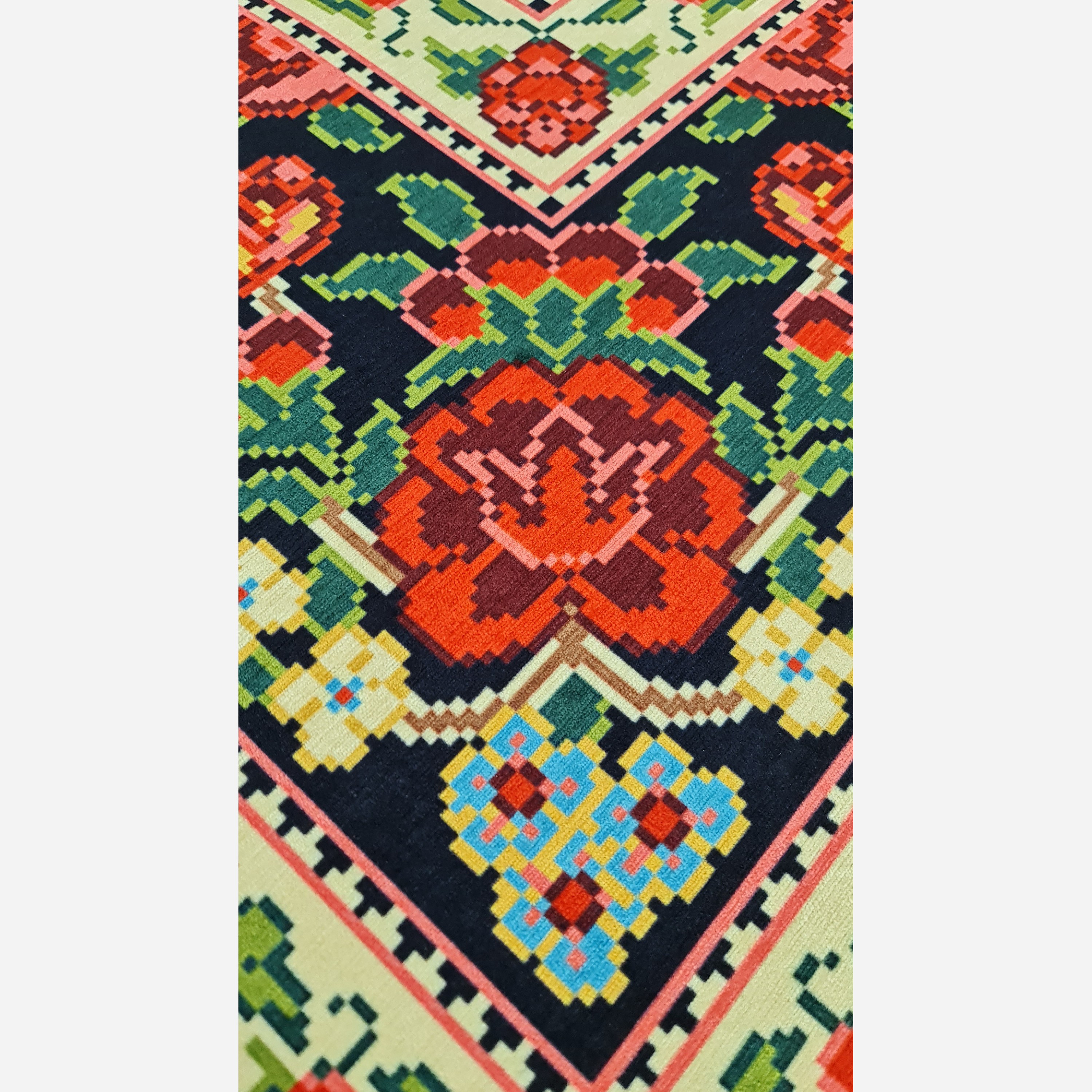 فرش مخمل طرح ابریشمی u120 (ضد سُر) ابعاد دلخواه (پس کرایه)