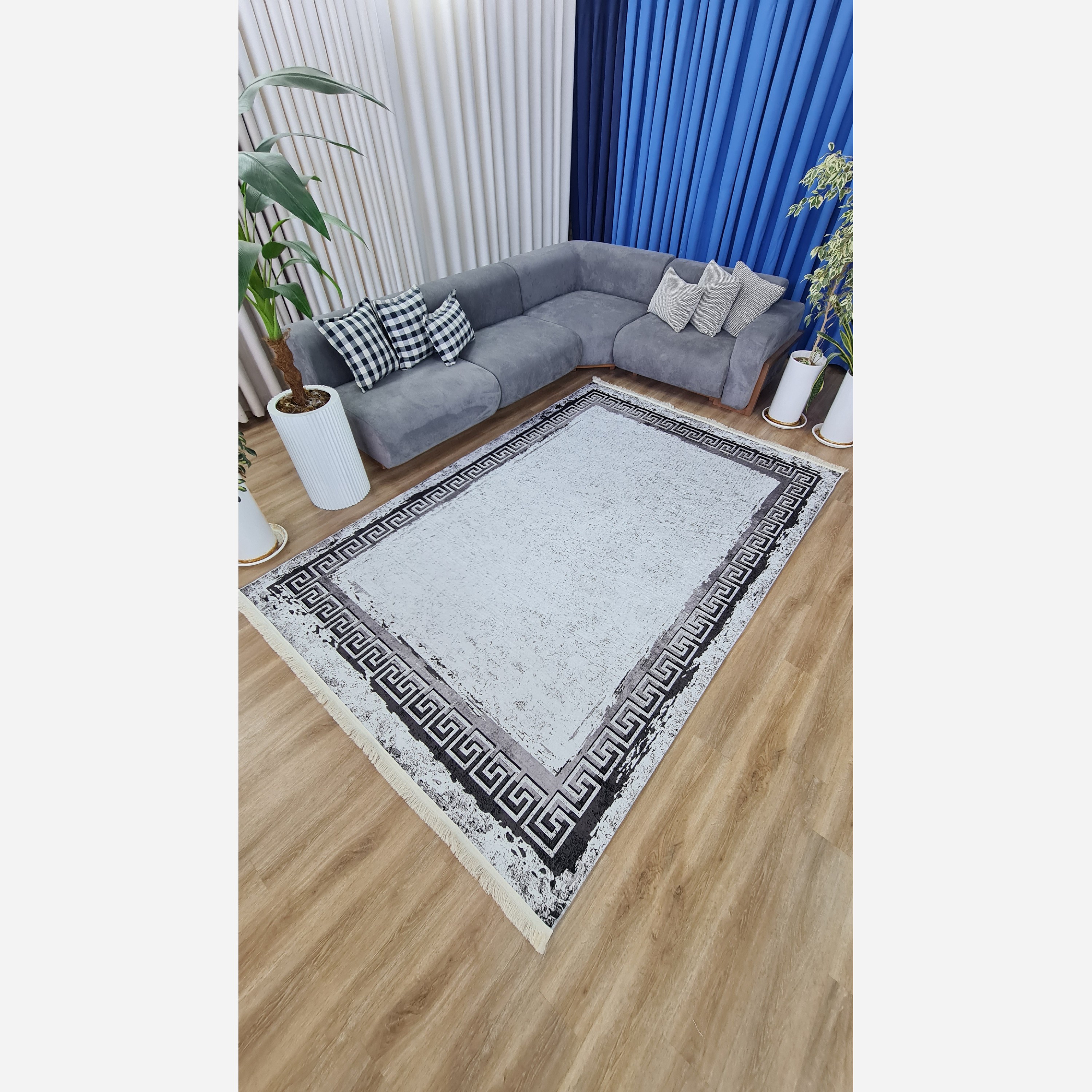 فرش خاکستری مدرن جنس مخمل استُپ دار (اصلا سُر نمیخوره) (پس کرایه)