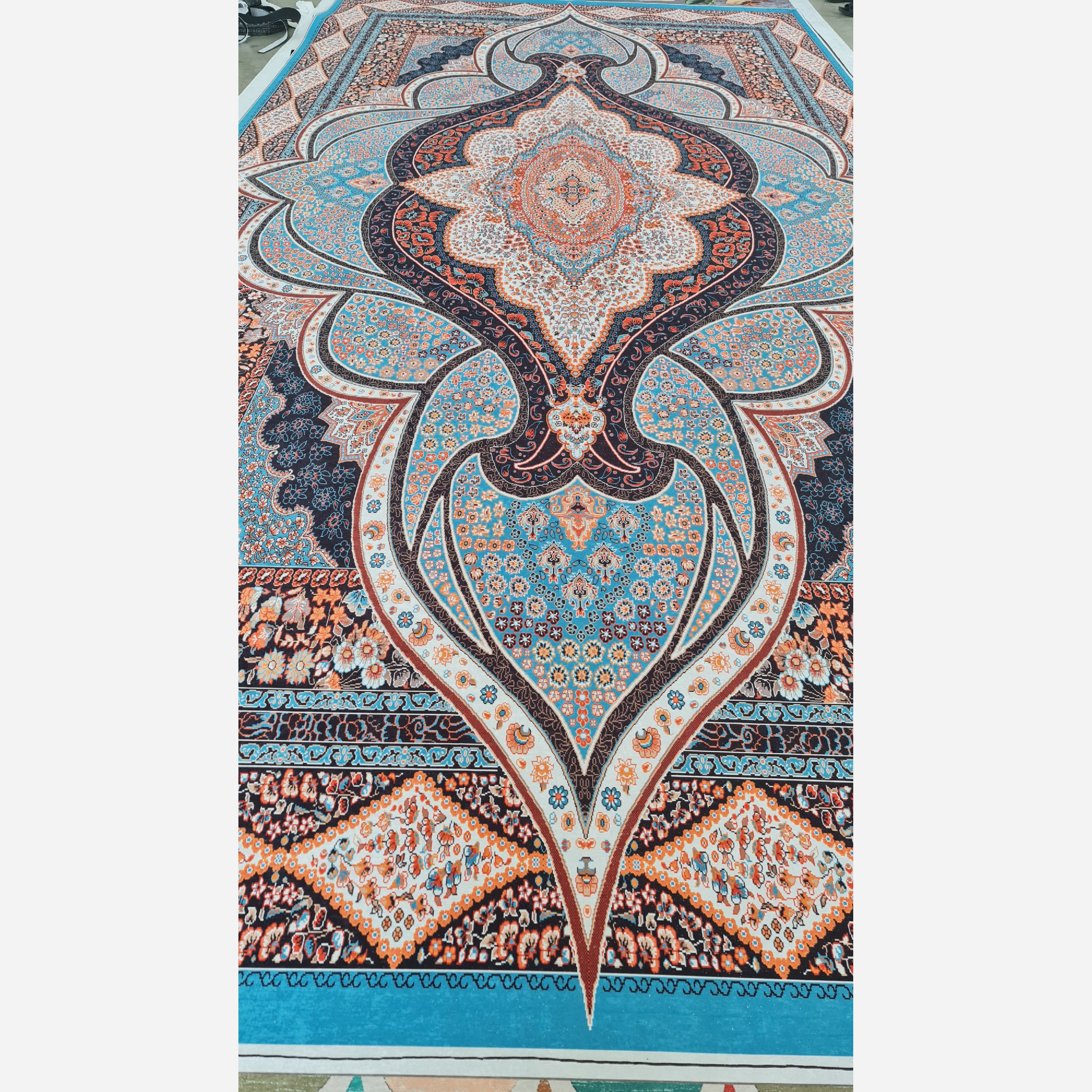 فرش مخمل مدرن طرح ابریشمی a107 (پس کرایه)