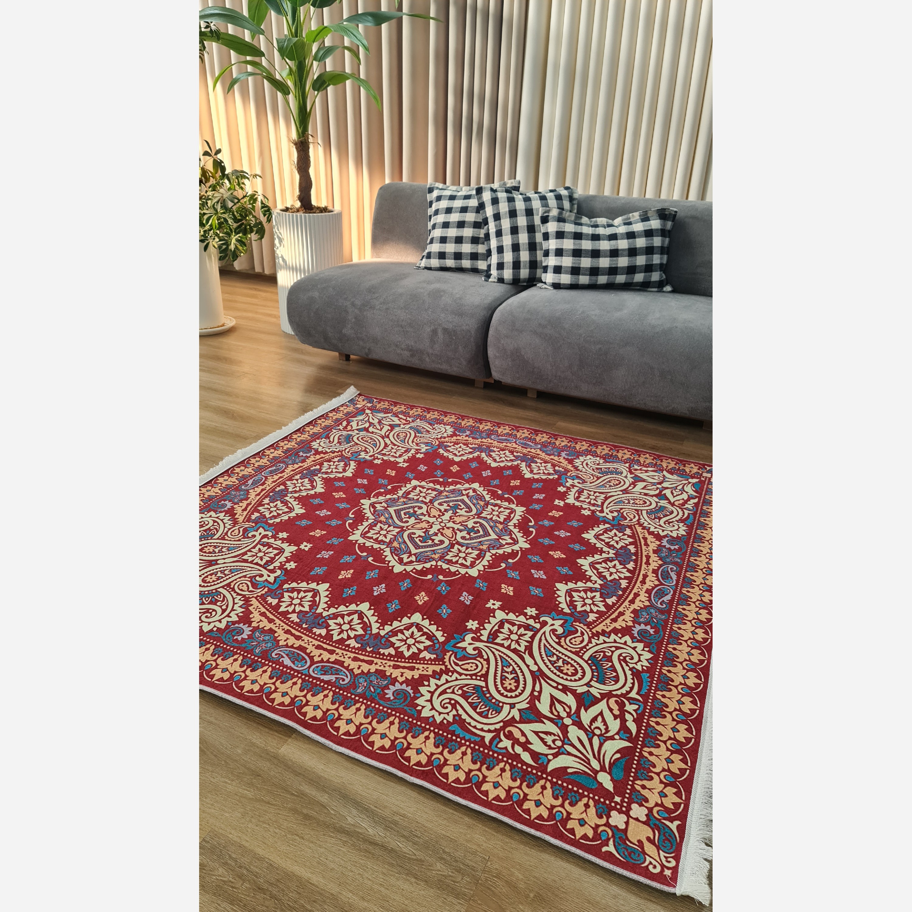 فرشینه مخمل مربعی استُپ دار ( اصلا سُر نمیخوره ) q117 (پس کرایه)
