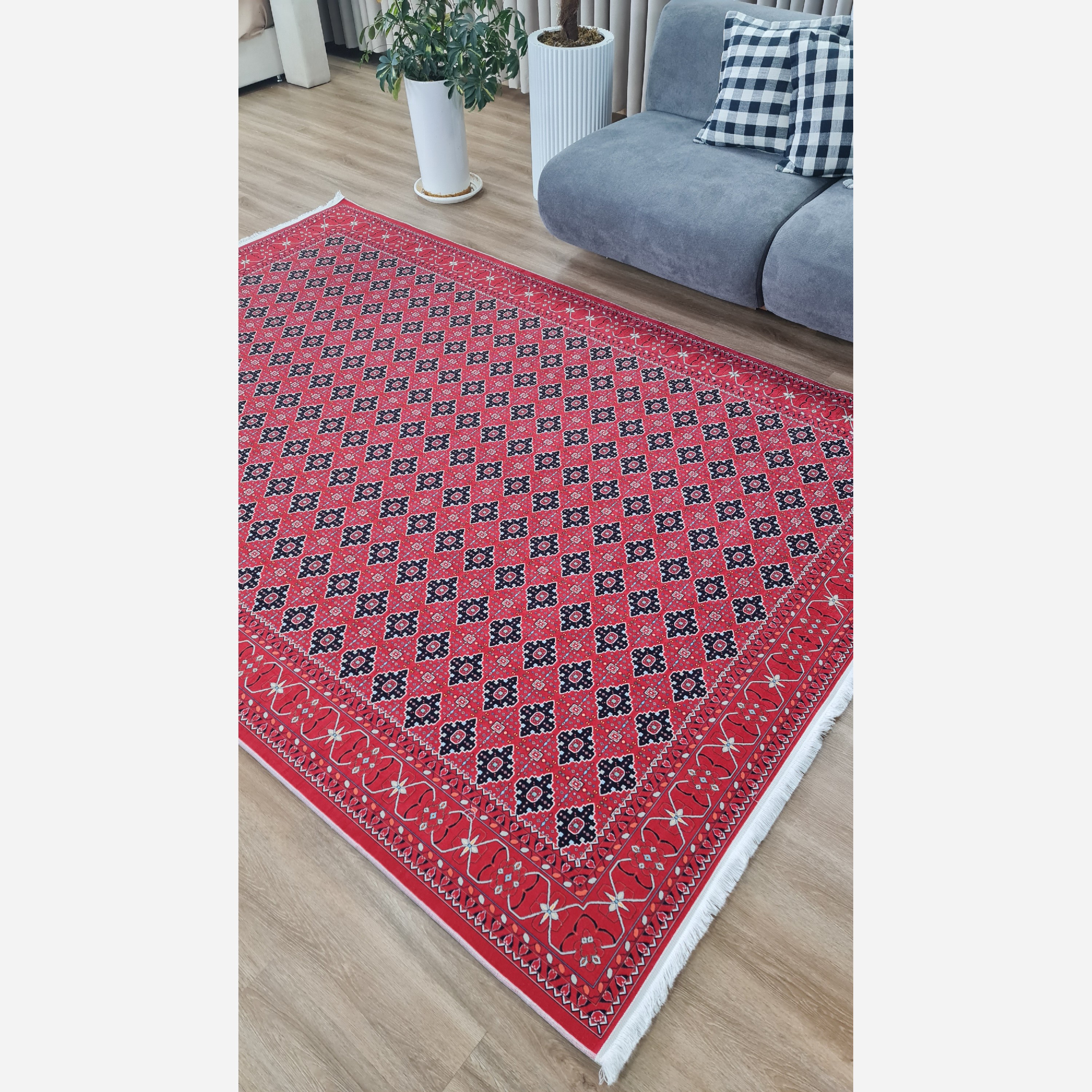 فرش مخمل طرح لاکی استُپ دار (اصلا لیز نمیخوره) a122 (پس کرایه)