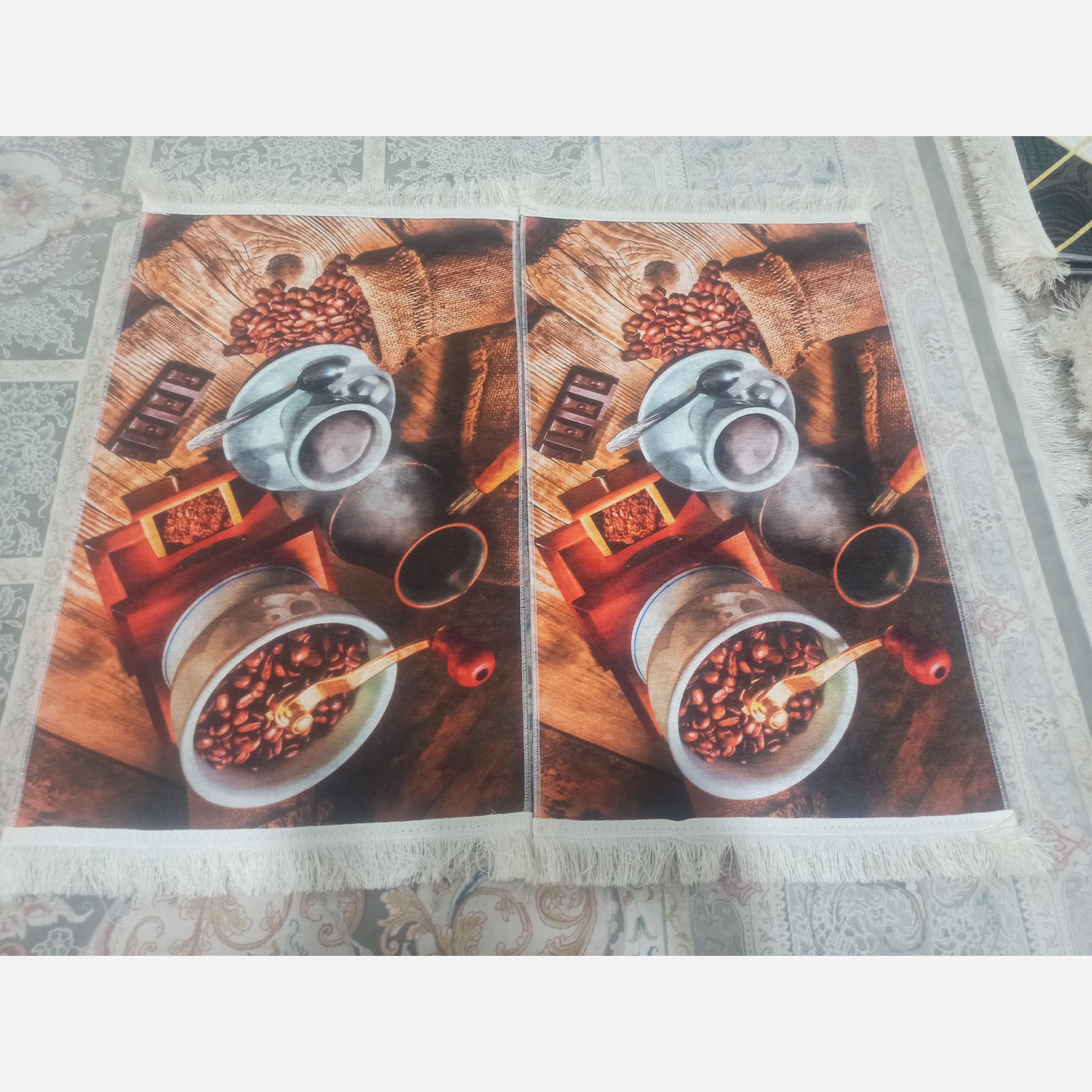 فرشینه مخمل طرح قهوه استُپ دار (اصلا سُر نمیخوره) 046(پس کرایه)