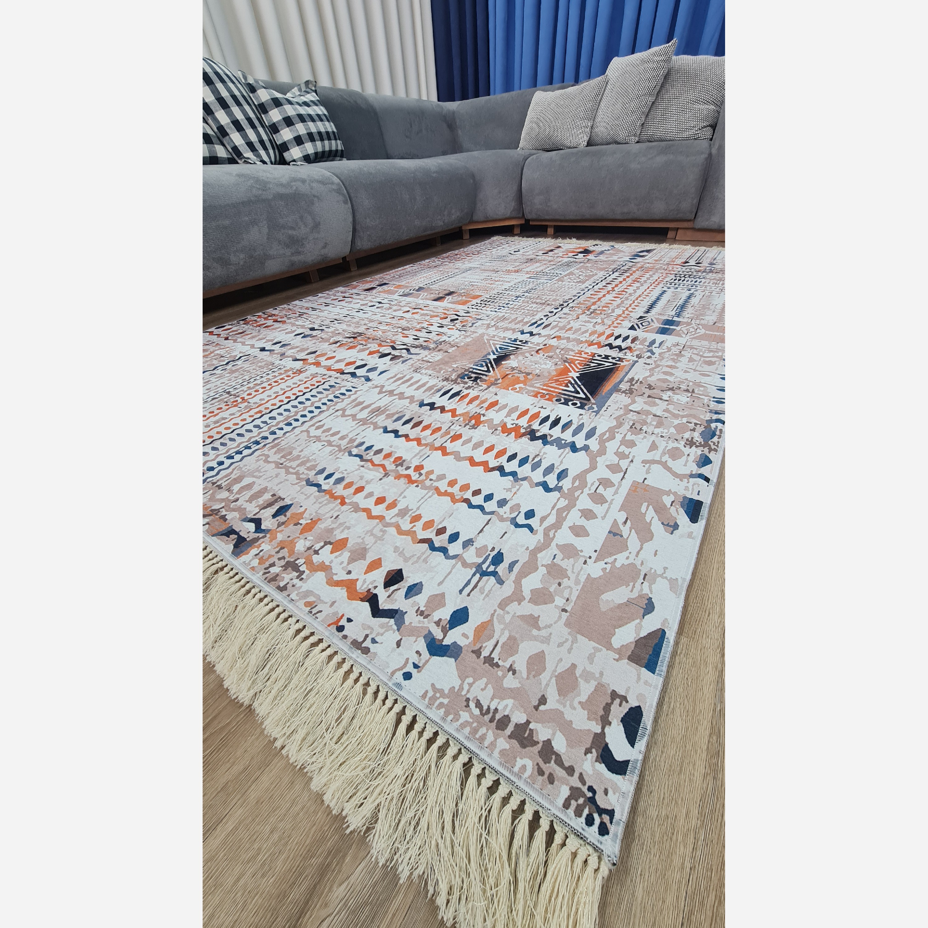 فرشینه فانتزی مدرن با رویه مخمل هازام ترک (پس کرایه)
