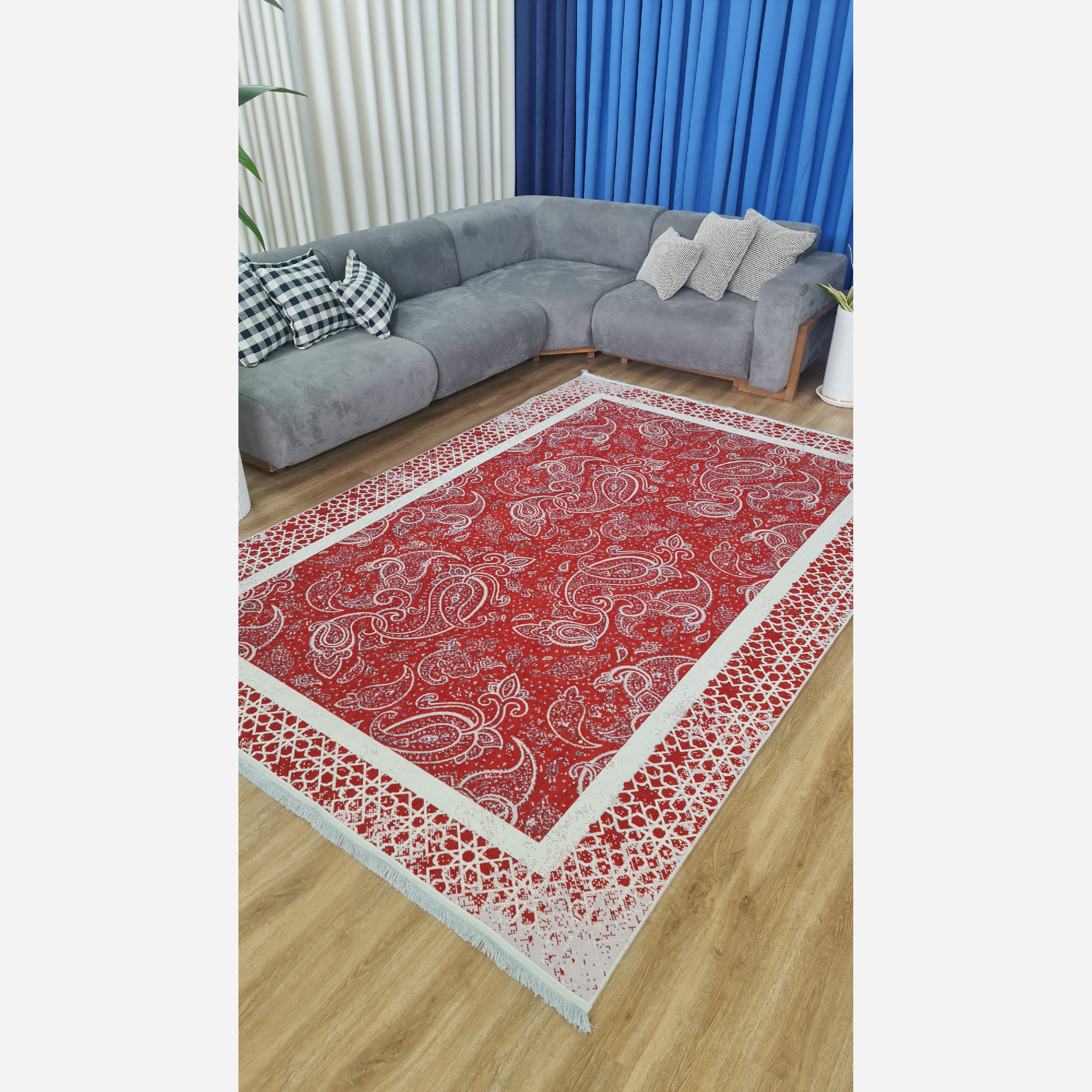 فرشینه مدرن آلبالویی جنس رویه مخمل هازان ترک (پس کرایه)