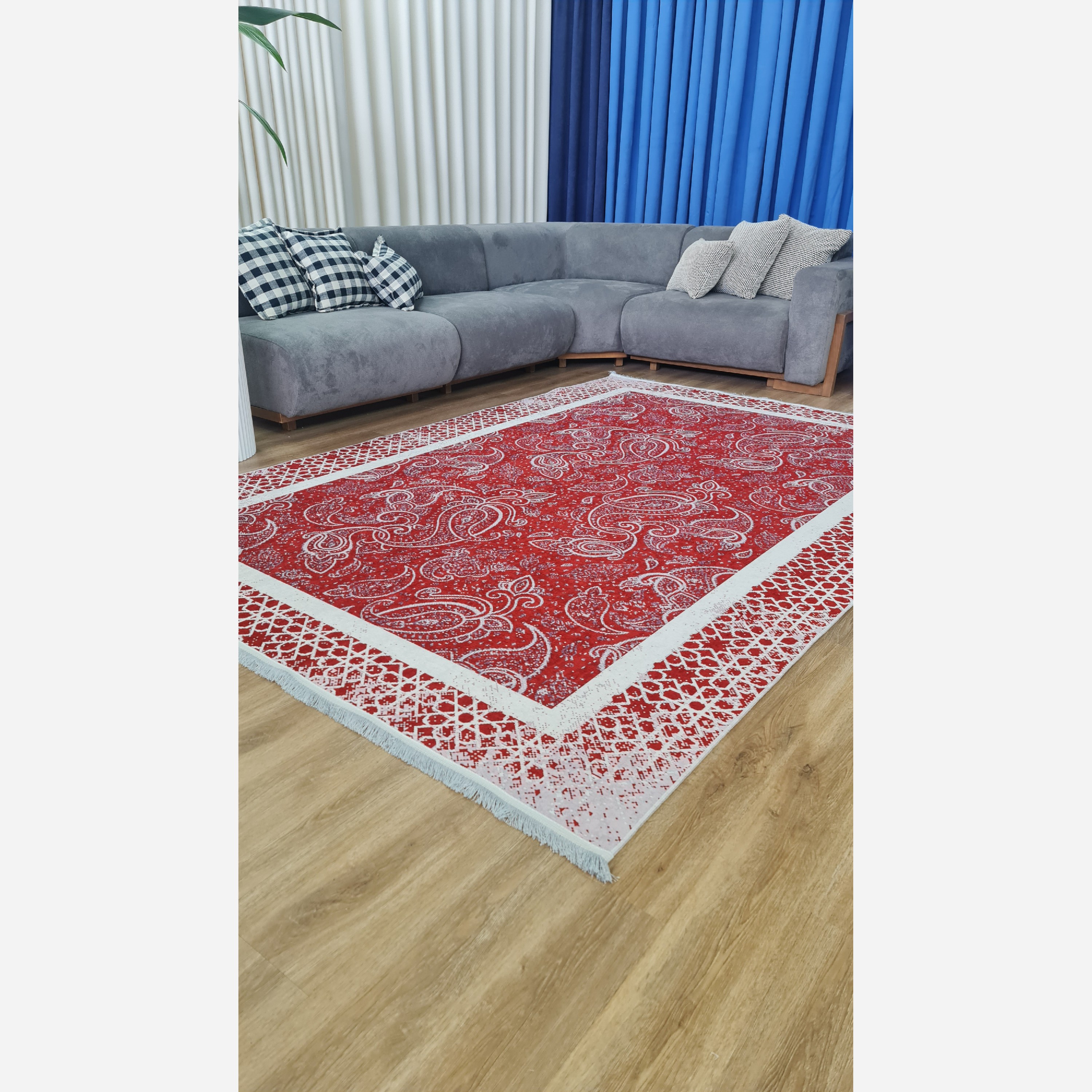 فرشینه مدرن آلبالویی جنس رویه مخمل هازان ترک (پس کرایه)