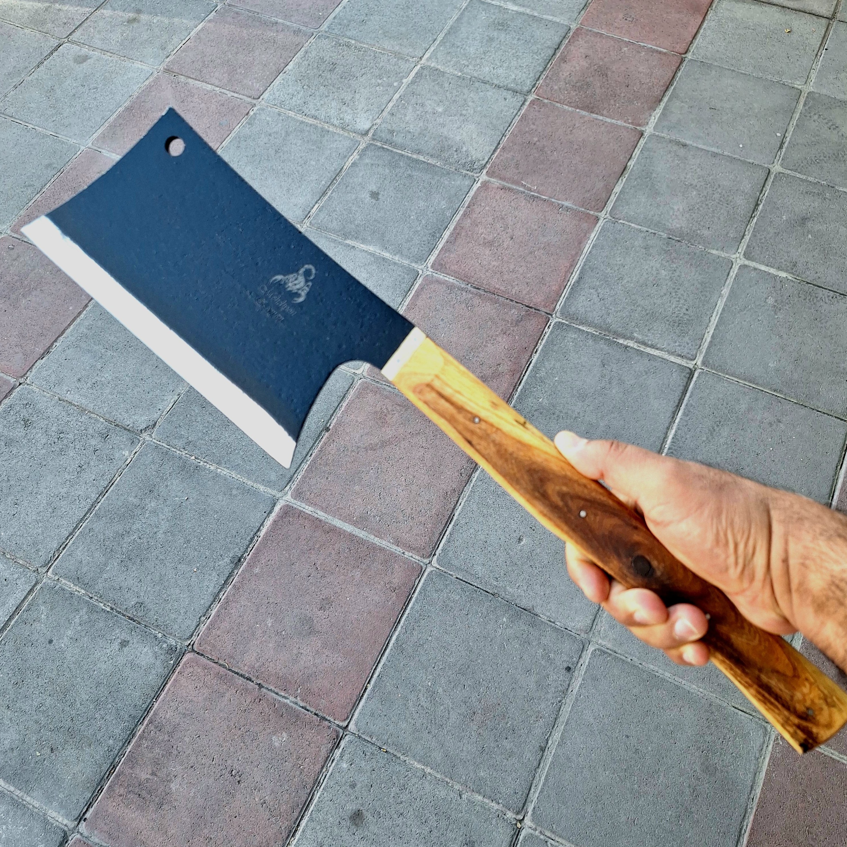 ساطور استخوان شکن قصابی و طبیعتگردی دسته بلند مدل تبری