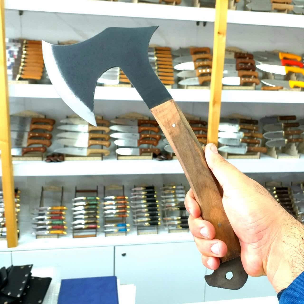 تبر همراهی در طبیعت