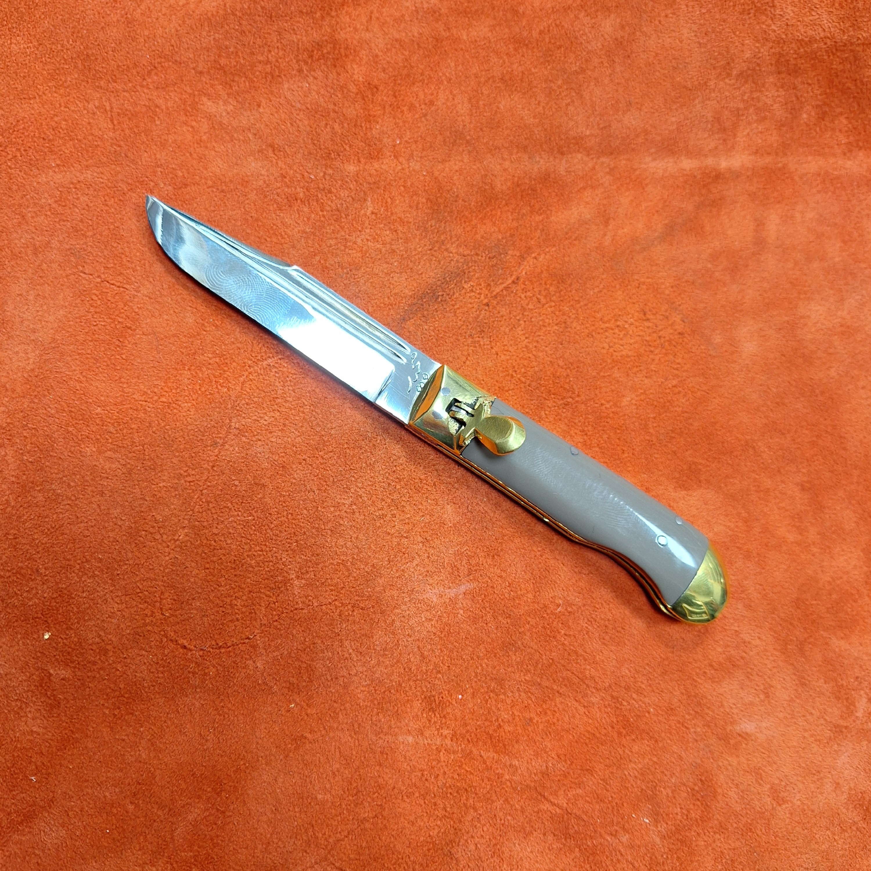 چاقوی زنجان چاقو جیبی زنجان چاقو زنجان چاقو تاشوی ضامن پرشی زنجان تیغه استیل ضدزنگ طول کل چاقو در حالت باز 17وبسته 9سانت