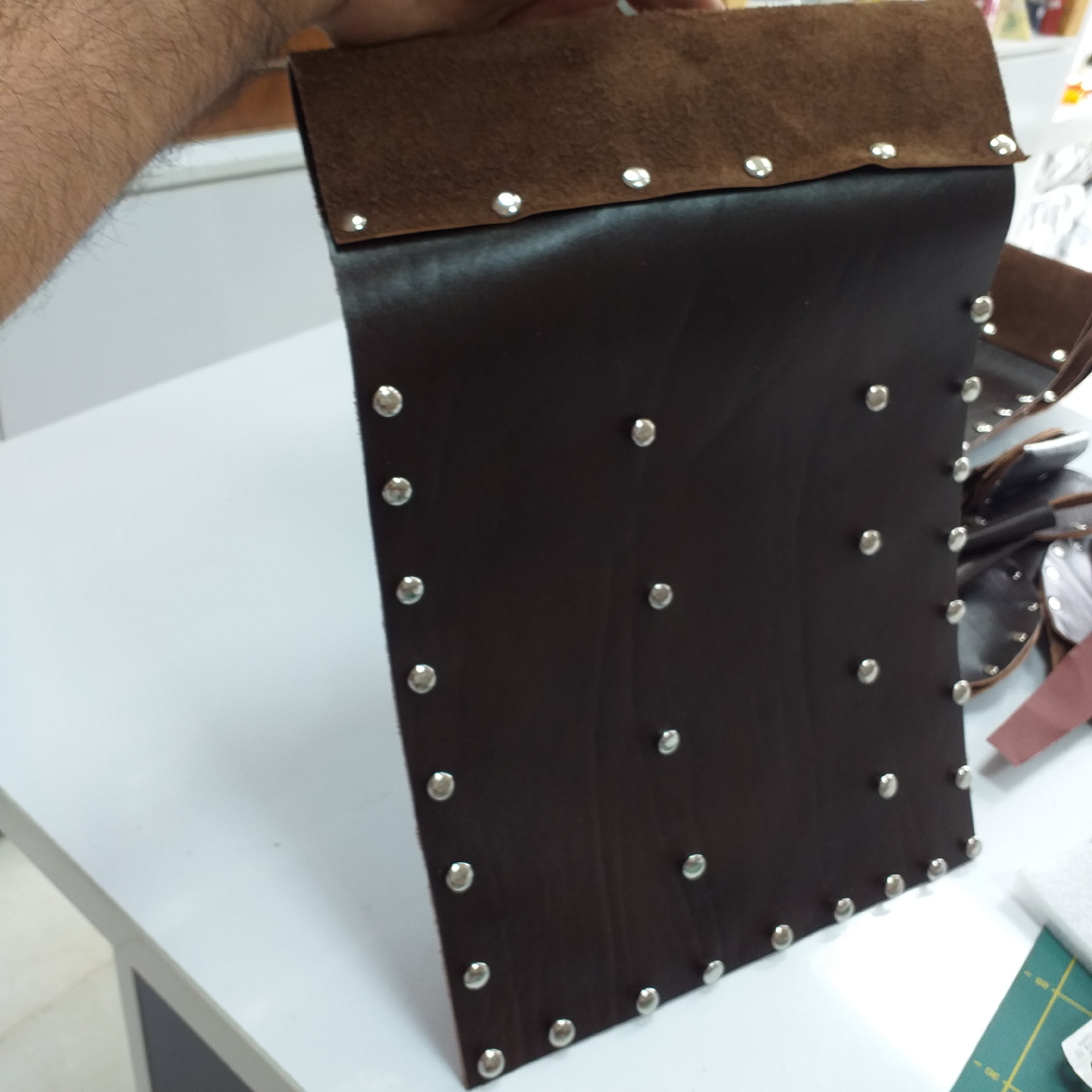 چاقوی زنجان غلاف چاقو غلاف چرم سه خانه کمربند خور اصل چرم تبریز