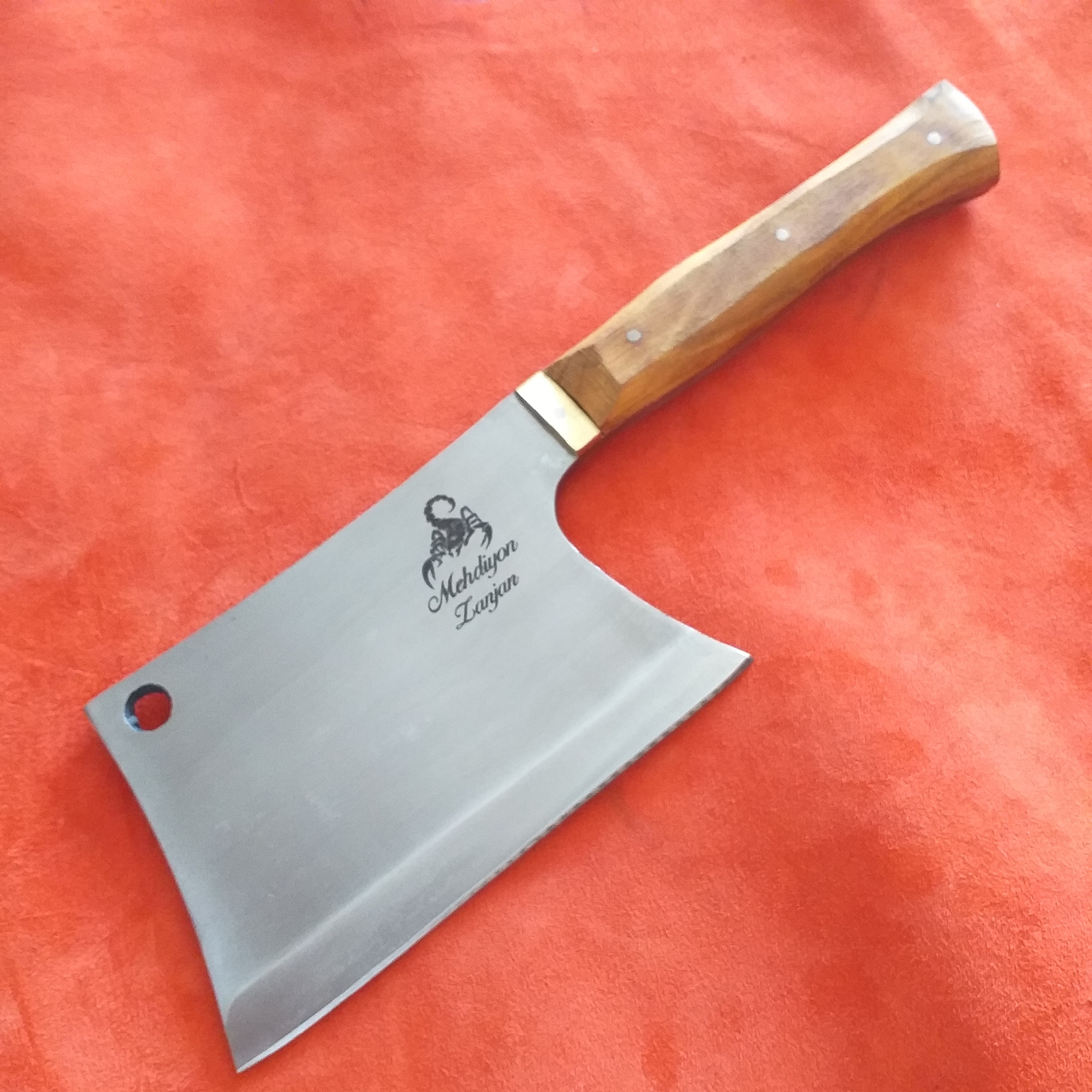 ساطور قصابی ضربه زن استاد مهدیون فولاد فنر 35 سانت مخصوص ضربه زدن و خرد کردن استخوان و شقه کردن لاشه گوسفندی و گاوی