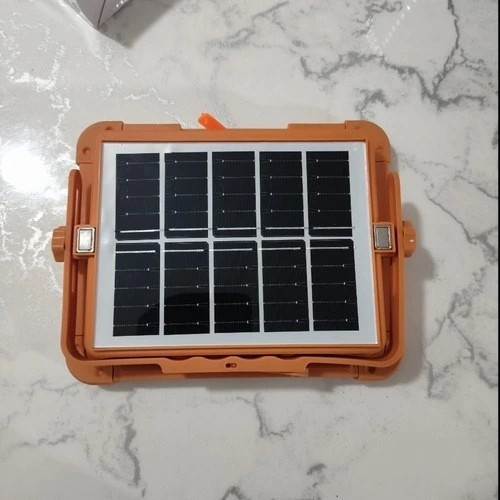 پروژکتور خورشیدی LED شارژی چندکاره