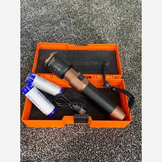 چراغ قوه زومدار اسمال سان A68 برد 500 متر 2 باتری 18650