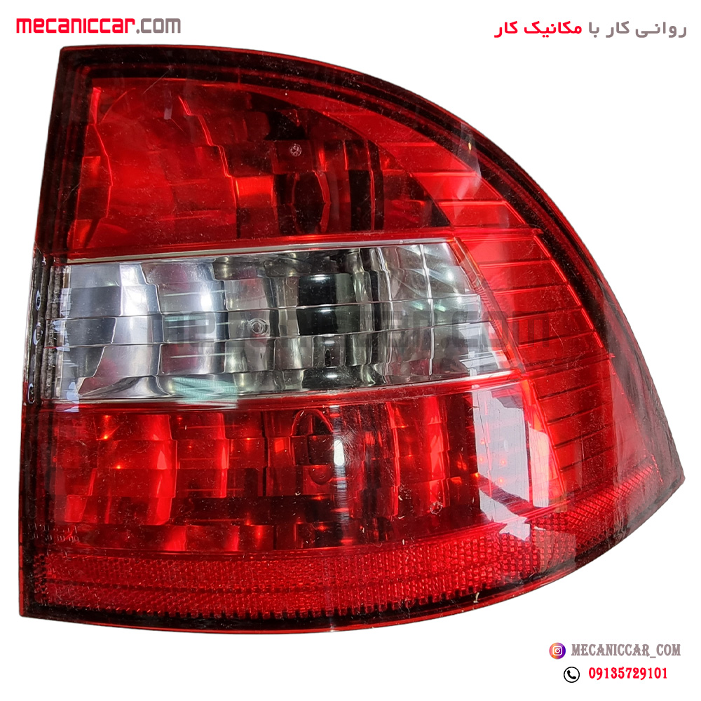 چراغ خطر عقب راست روی گلگیر سمند SE بدون لامپ و دسته سیم جمع ساز