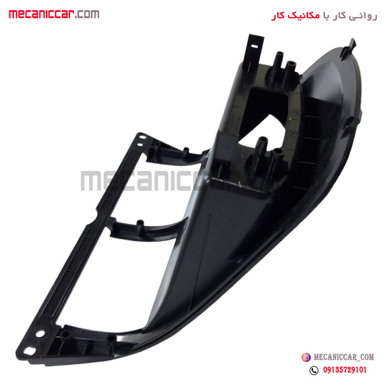 قاب ساعت و دریچه هوا وسط داشبورد تیبا