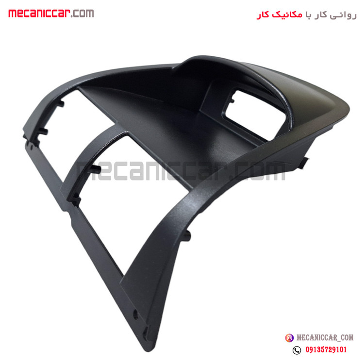 قاب ساعت و دریچه هوا وسط داشبورد تیبا
